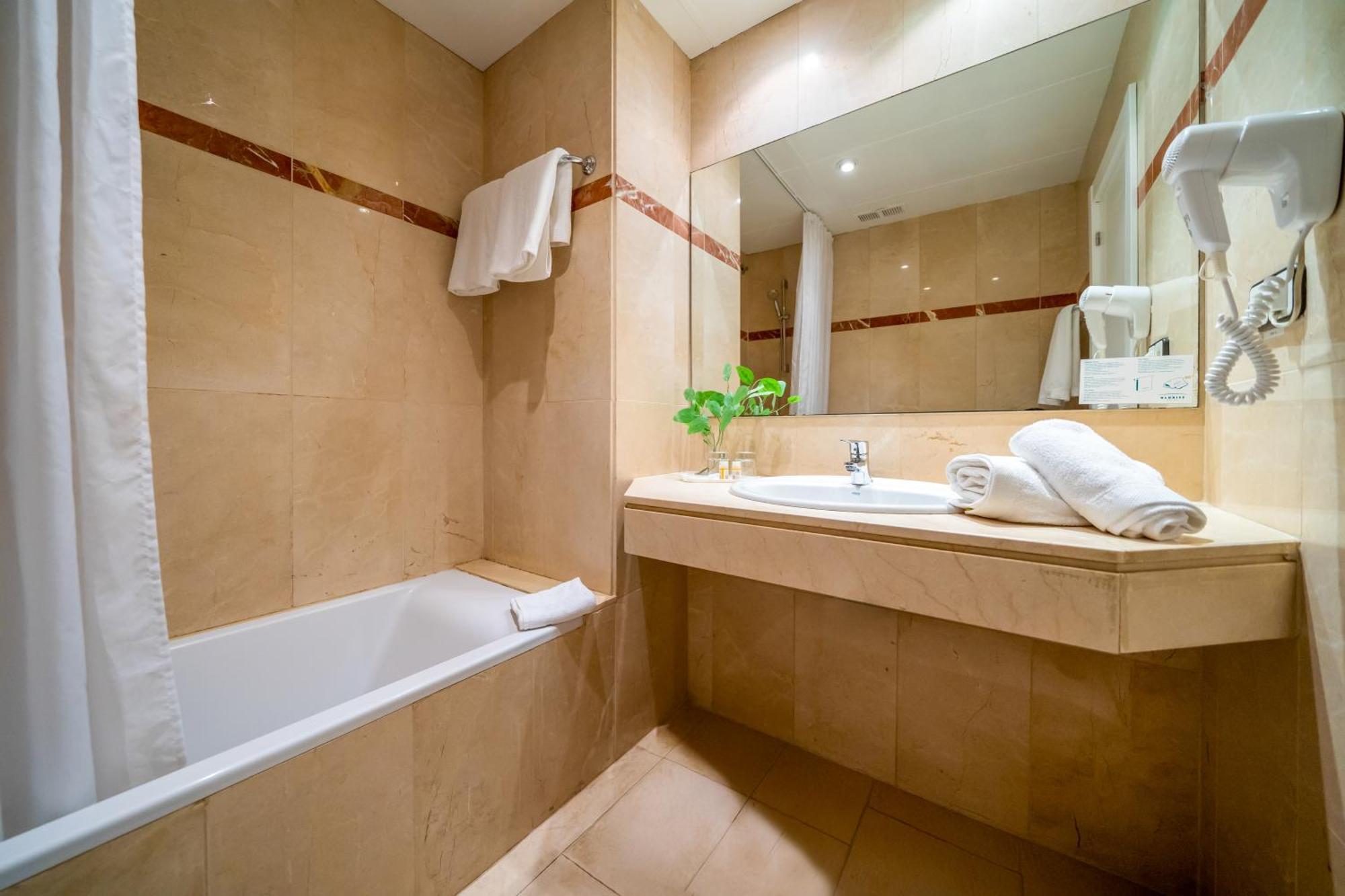 Hotel Glories Barcelona Buitenkant foto